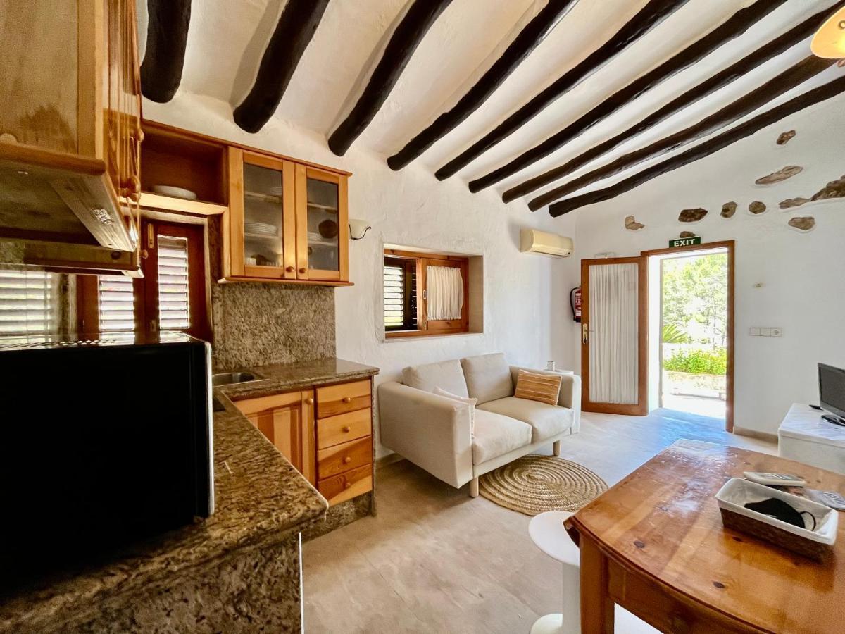 Apartamentos Pinosol Santa Eularia des Riu Esterno foto
